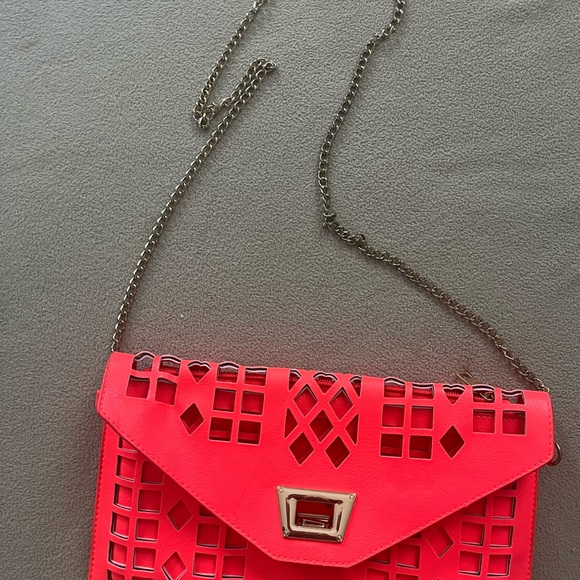 Gorgeous Clutch! - Picture 12 of 12